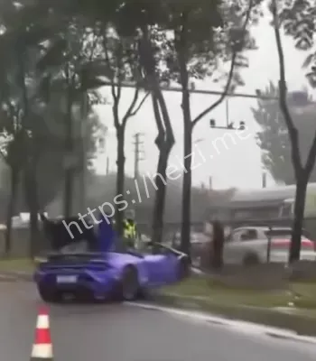 成都富森美家具城门口